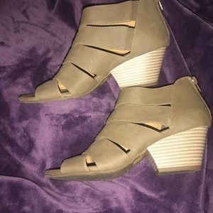 Natural soul Ankle Toe out booties